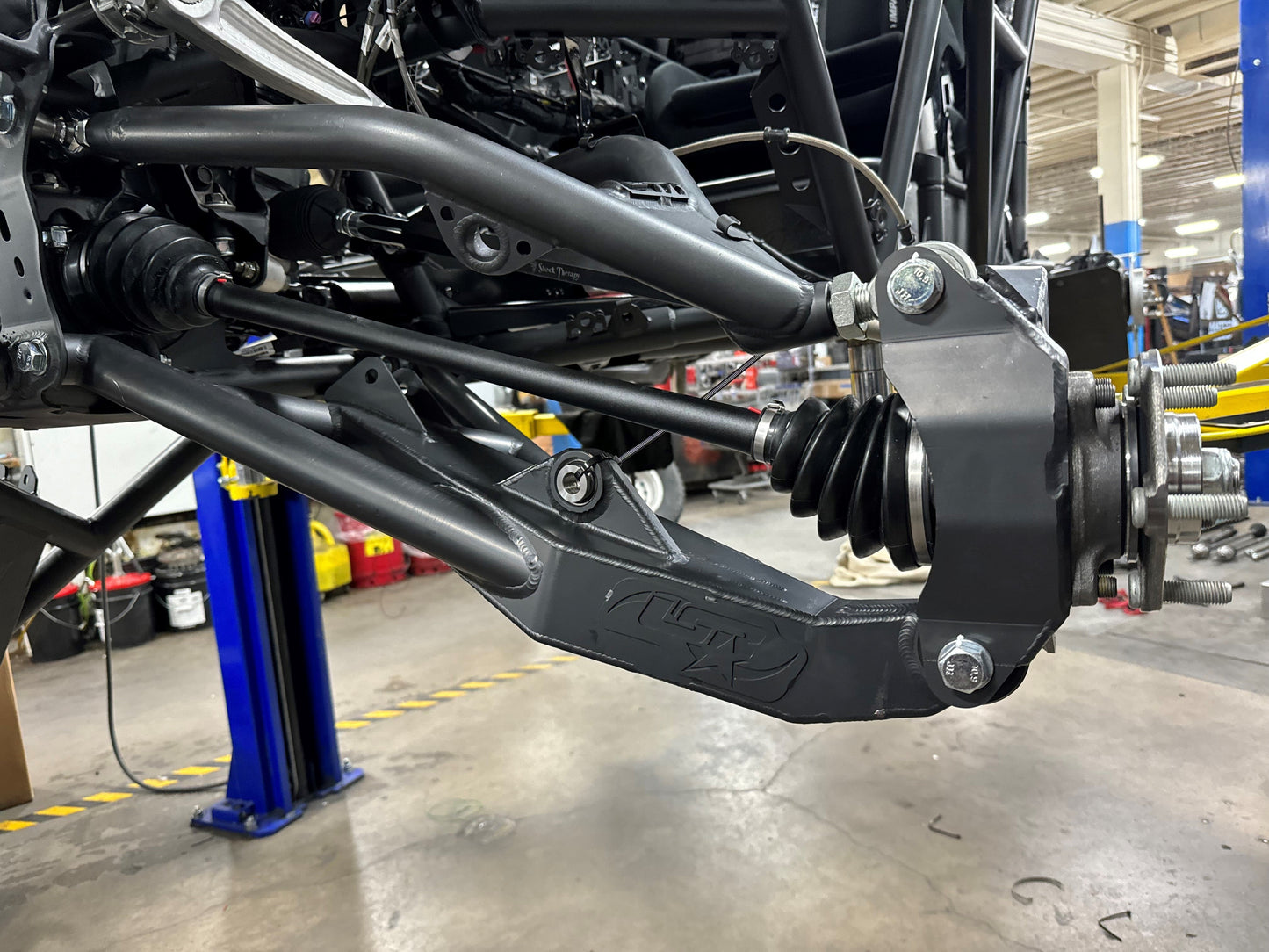 PRO R LOWER A-ARM AND KNUCKLE KIT